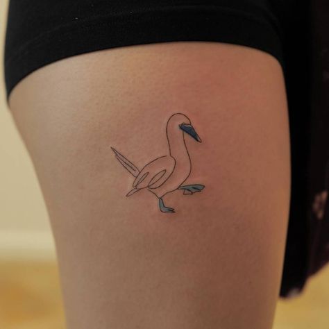 One line blue footed booby tattoo located on the thigh. Line Animals, Continuous Line Tattoo, Booby Bird, Bird Tattoo, Continuous Line, Little Tattoos, Birds Tattoo, Line Tattoos, Tattoo Artist