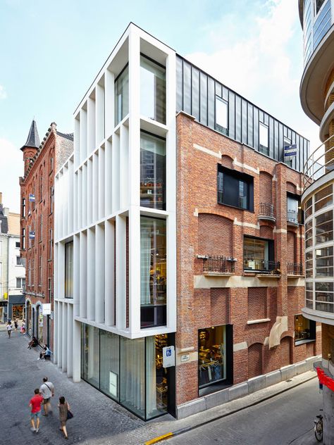 Conversion of a historic building, Korenmarkt Ghent Retrofit Architecture, Old Building Renovation, Old And New Architecture, Architecture Renovation, Renovation Architecture, Building Renovation, Brick Architecture, Drawing Help, Brick Facade