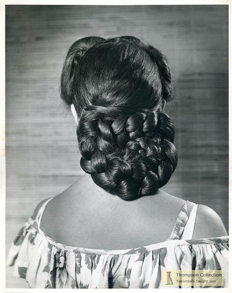 40s long hair braids Vintage Hairstyles For Long Hair, Girls With Long Hair, Long Hair Images, 1940s Hairstyles, Big Bun Hair, Low Bun Hairstyles, Really Long Hair, Beautiful Braids, Ear Hair