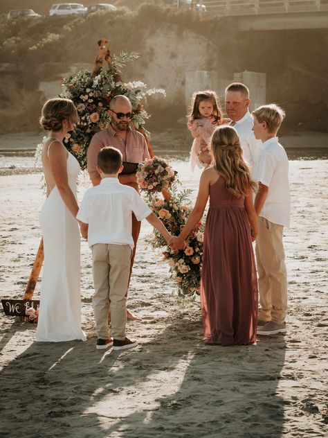 Wedding Photos Blended Family, Beach Wedding Photo Ideas With Family, Blended Family Beach Pictures, Small Blended Family Wedding, Simple Beach Elopement Ideas, Beach Elopement With Family, Family Beach Wedding, Blended Family Wedding Photo Ideas, Small Beach Elopement