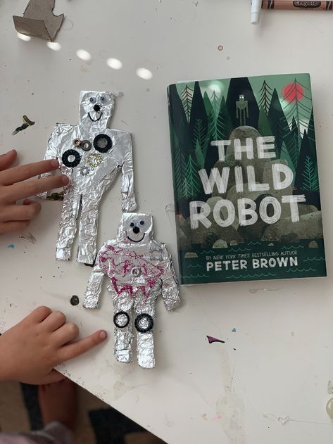 Robots Preschool, Robot Activity, School Library Decor, Robot Craft, Couple Fun, The Wild Robot, Steam Ideas, Homeschool Inspiration, Indoor Activities For Kids