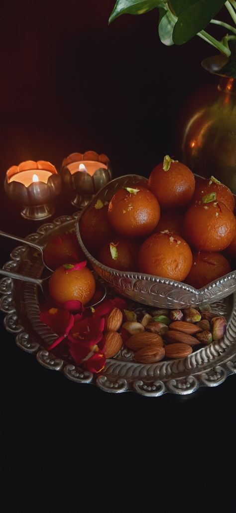 Gulab Jamun a India sweet dish🥣 food pic📸 Gulab Jamun Aesthetic, Food Pic, Sweet Dish, Gulab Jamun, Art House, Indian Food, Aesthetic Backgrounds, Indian Food Recipes, Food Dishes