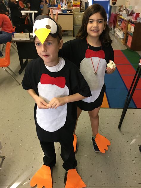 Pinguin Costume, Diy Penguin Costume, Funny Diy Costumes, Penguin Halloween Costume, Diy Penguin, Karneval Diy, Toy Story Halloween, Penguin Shirt, Penguin Costume