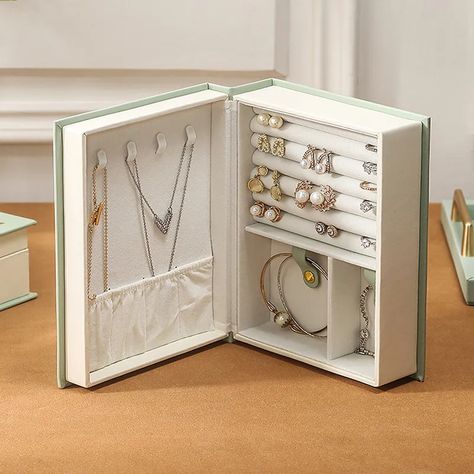 Functional Jewelry, Book Earrings, Necklace Storage, Jewelry Box Diy, Ring Storage, Leather Jewelry Box, Jewelry Organizer Diy, Book Jewelry, Earring Organizer