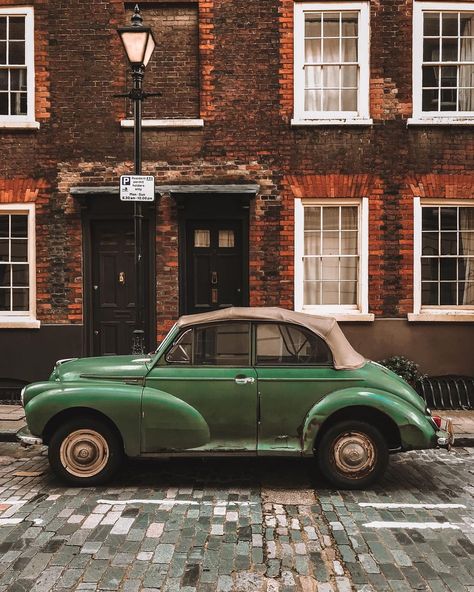 Amanda | Cottagecore’s Instagram post: “My favorite London car! • • • #cars #vintagecar #prettycitylondon #theprettycities #littlepiecesofbritain #unlimitedbritain #greatbritain…” Cottagecore Car, Themed Cafes, Cottage Aesthetic, Paris Theme, Cottagecore Aesthetic, Village Life, Old Buildings, London City, Future House