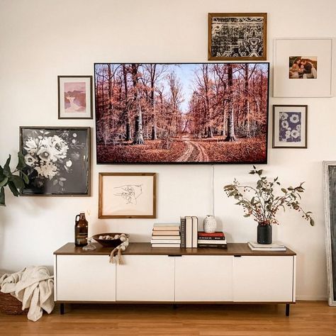 Tv Gallery Wall, Decor Around Tv, All White Room, Tv Stand Decor, Console Styling, Modern Tv Wall, Tv Wand, Fall Tv, Home Decor Aesthetic