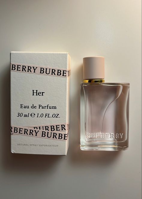 Y2k Perfume, Burberry Her Perfume, Strawberry Y2k, Coquette Strawberry, Burberry Her, Her Perfume, Burberry Perfume, Fragrances Perfume Woman, Perfume Collection Fragrance