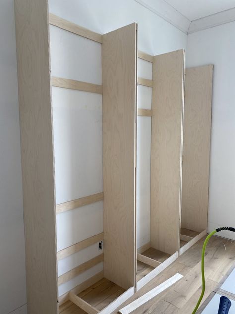 Diy Kast, Diy Closet Shelves, Diy Custom Closet, Closet Diy, Closet Planning, Closet Built Ins, Closet Design Layout, Closet Renovation, Diy Wardrobe