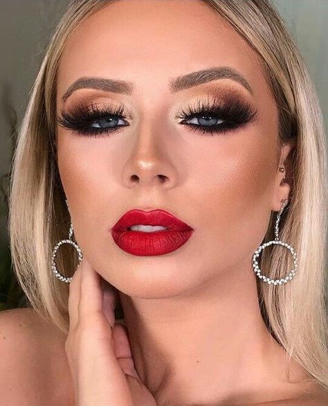 Christmas Party Makeup, Red Lips Makeup Look, Special Occasion Makeup, Red Lip Makeup, Lip Makeup Tutorial, Red Makeup, Golden Eyes, Makijaż Smokey Eye, Braut Make-up