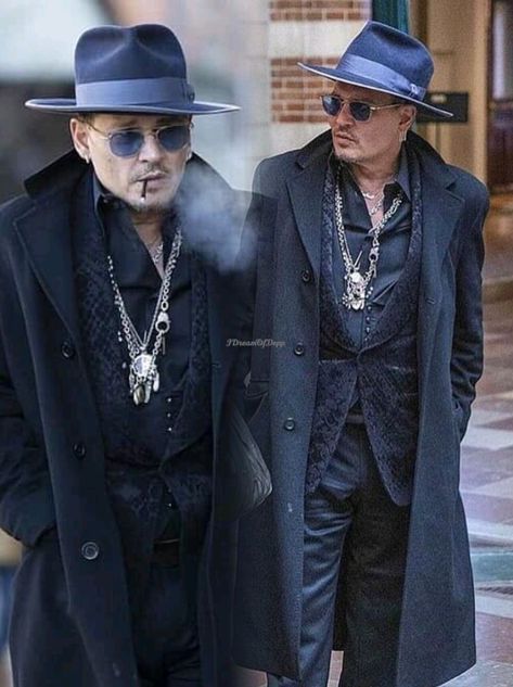 John Depp, Johnny Depp Style, Goth Chic, Kaptan Jack Sparrow, Jackie Onassis, Young Johnny Depp, Johnny Depp Pictures, Johnny D, Boho Goth