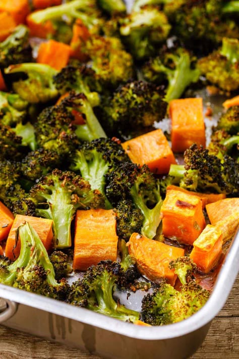 Pan Roasted Broccoli, Broccoli Sweet Potato, Roasted Broccoli And Carrots, Potatoes Broccoli, Garlic Roasted Broccoli, Broccoli And Potatoes, Arbonne Recipes, Pumpkin Risotto, Dear Daniel