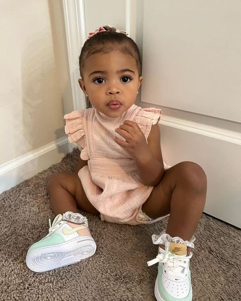 Mixed Baby Girl Outfits, Kendall Sivana, Baby Aesthetics, Poc Faceclaims, Mix Baby Girl, Mommy And Baby Pictures, Mommy Moments, Dream Kids, Cute Mixed Babies