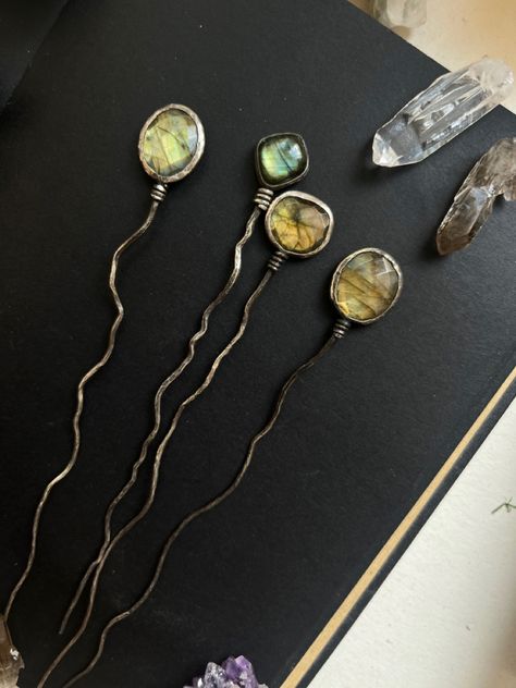 #witch #witchcraft #witchesofinstagram #witchythings #witchtober #accessories #jewelry Witchcraft Accessories, Witch Jewellery, Witchcraft Jewelry, Witch Accessories, Oc Design, Witch Jewelry, Handmade Wire Jewelry, Hair Stuff, Handmade Wire