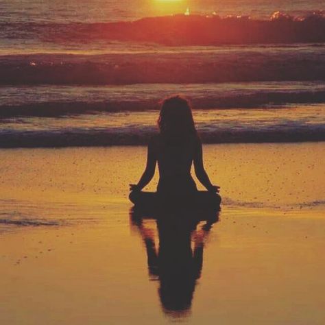 “Yoga means addition - addition of energy, strength and beauty to body, mind and soul.” Amit Ray   #meditation #selfrealization #happypeople Meditation Aesthetic Black Women, Meditating Aesthetic, Monday Meditation, Woman Meditating, Evening Meditation, Yoga On The Beach, Energy Yoga, Vision Board Goals, Ideal Life