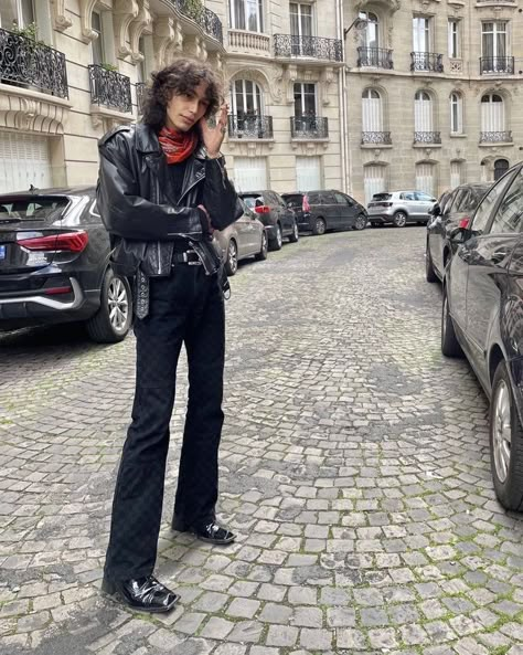 Minimal Punk Style, Glam Rock Men Fashion, Rock And Roll Style Mens, Rock N Roll Fashion Man, Rockstar Fits Men, Rock Male Outfit, Biker Astethic Outfit, 80s Rock Fashion Guys, Rock Alternative Aesthetic