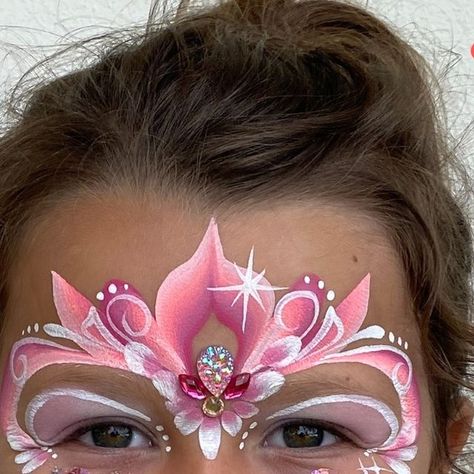 Mermaid Face Paint, Face Painting Unicorn, Princess Face Painting, Cool Face Paint, Butterfly Face Paint, Girl Face Painting, Painting Flowers Tutorial, Butterfly Face, Face Painting Easy