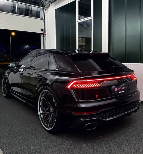 Gefällt 11.1 Tsd. Mal, 68 Kommentare - Audi Q8 (@q8_nation) auf Instagram: „Black Beast on 24's 🤤 _____________________________ Our Pages @fourrings_nation & @s8_nation…“ Audi Rsq8, Audi Sports Car, Audi S5 Sportback, Audi A, Auto Engine, New Luxury Cars, Lux Cars, Audi S5, Audi Rs6