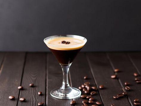 Easy to make Espresso Martini using Mr Black Coffee Liqueur, Vodka, and Cold Brew Easy Espresso, Martini Recipes Vodka, Espresso Martini Cocktail, Espresso Martini Recipe, Magic Woman, Dry Martini, Coffee Liqueur, Creamy Coffee, Vodka Martini