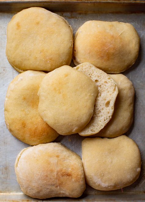 Individual Focaccia Bread, Foccacia Buns, Focaccia Buns, Focaccia Bread Sandwich, Focaccia Rolls, Super Moist Banana Bread Recipe, Baking Savory, Square Bread, Sandwich Spreads