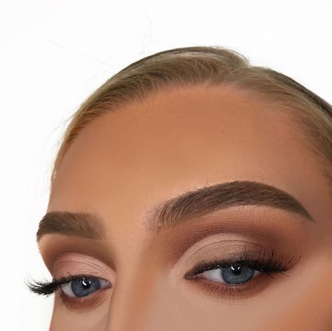 Makeupwlp💫 on Instagram: “✨matte soft glam inspired by @kyliejenner & @makeupbyariel ✨FOLLOW ME @makeupwlp FOR MORE✨love how this turned out🌟 - - BROWS-…” Semi Makeup, Neutral Glam, Ball Makeup, Maquillage On Fleek, Soft Eye Makeup, Soft Glam Makeup, Neutral Makeup, Glam Makeup Look, Makeup Eye Looks