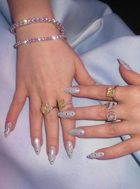 Sabrina Carpenter Nails, Meet Gala, 2024 Wallpaper, Teal Nails, Tie Dye Nails, Cute Simple Nails, Short Square Acrylic Nails, Pretty Gel Nails, Oval Nails