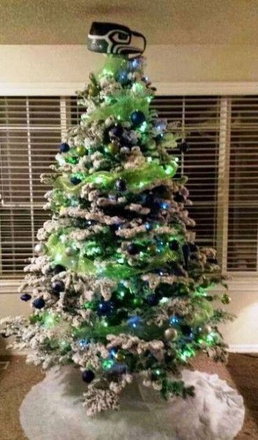 Seahawks tree! Seahawks Christmas, Seahawks Party, 12th Man Seahawks, Seattle Christmas, Seahawks Game Day, Seahawks Crafts, Game Day Ideas, Themed Christmas Trees, Nfl Funny