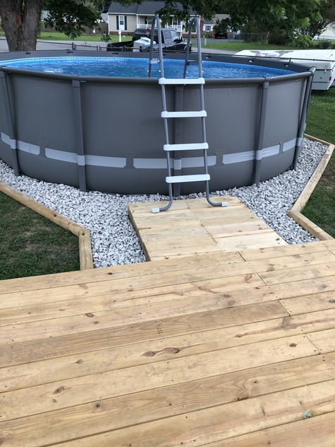 Our intex pool landscape project 😍 Piscina Intex, Cheap Pool, Swimming Pool Decks, Pool Hacks, Intex Pool, Rustic Patio, Pool Landscape, Above Ground Pool Landscaping, Above Ground Pool Decks