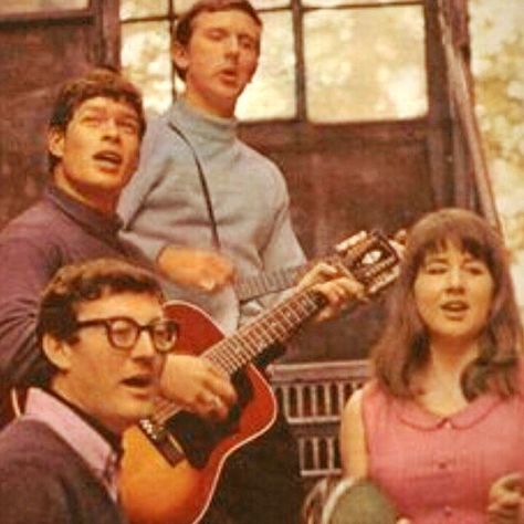 The Seekers #atholguy #keithpotger #judithdurham #brucewoodley Judith Durham, Female Artists Music, The Seekers, Oldies Music, See You Again, Ukelele, Folk Music, In Peace, Rest In Peace