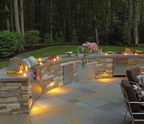 70 Awesomely clever ideas for outdoor kitchen designs Outdoor Kitchen Decor, Grill Area, Outdoor Kitchen Design Layout, Kitchen Designs Layout, Diy Outdoor Decor, Diy Outdoor Kitchen, Patio Designs, Outdoor Kitchens, Luxury Kitchens