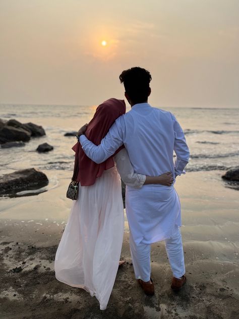 Islamic Pictures Boy, Best Friend Thoughts, Muslim Couple, Cute Muslim Couples, Cute Relationship Photos, Best Poses For Pictures, Cute Friend Pictures, Love Couple Photo, Cute Couple Poses