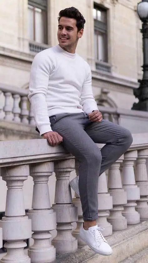 30 Winter Office Outfits For Men - Winter Business Attire Chic Trousers, Winter Outfits Warm, Sneakers Fashion Outfits, Mens Fashion Smart, Mens Fashion Blog, Elegante Casual, Winter Outfits Men, Mens Fashion Casual Outfits, Outfit Trends