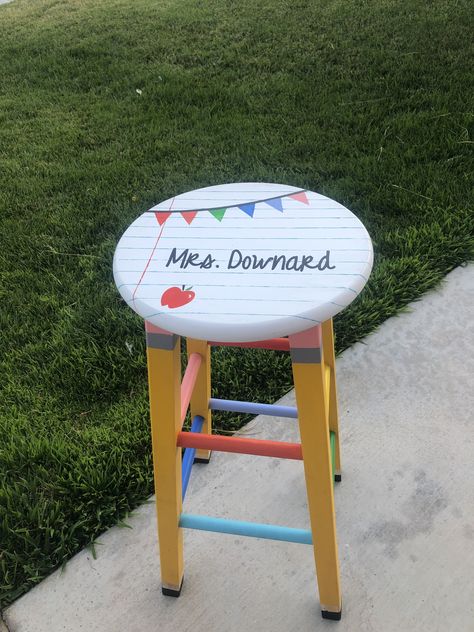 Wood stool with paper seat and pencil legs! Classroom Stools Painted, Teacher Stools Painted Diy, Pencil Stool, Painted Teacher Stool, Teacher Stool, Teacher Stools, Classroom Stools, Teacher Chairs, Stool Ideas