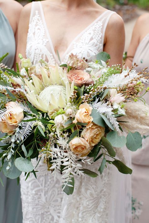 Textured Bouquet, Organic Bouquet, Whimsical Bouquet, Bouquet Unique, Unique Bridal Bouquets, Protea Wedding, Dream Plants, King Protea, Bouquet Inspiration