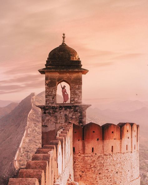 Instagram guide to Jaipur and top photograhy spots of the pink city Amer Fort, Ancient Indian Architecture, Watercolor Architecture, Travel Photography Inspiration, Architecture Painting, Indian Architecture, Amazing Art Painting, Jaipur India, Vacation Places