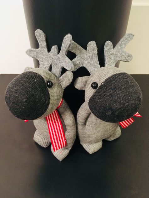 Glove Crafts, Sock Reindeer, Sock Ornaments, Felt Moose, Family Christmas Crafts, Diy Sock Toys, Moose Crafts, Snow Men, Christmas Bunny