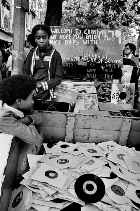 Carnival London, Jamel Shabazz, Notting Hill Carnival, Record Shop, Hi-fi, Record Players, Reggae Music, Notting Hill, British History