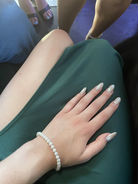 Best Nails For Green Dress, Mail Polish With Green Dress, Green Dress Nails Ideas, Acrylic Nails With Green Dress, Bridemaids Nails Wedding Green, Green Dress Outfit Nails, Nail Colour To Go With Green Dress, Prom Nails Green French Tip, Nail Inspo For Emerald Green Dress