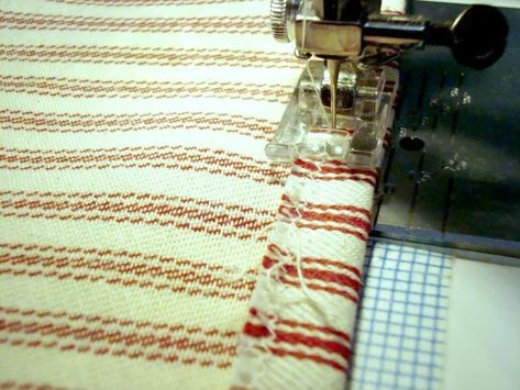 How To Make A Table Runner (30 minutes or less) Tea Towel Diy, Embroidery Kitchen Towels, Tea Towels Crafts, Tea Towels Diy, Diy Towels, Sewing Machine Projects, Sewing Room Organization, Make A Table, Ticking Fabric