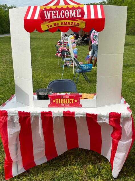 Diy Carnaval, Diy Booth, Carnival Birthday Theme, Circus Birthday Cake, Carnival Booths, Booth Diy, Carnival Tickets, Carnival Birthday Party Theme, Fall Carnival