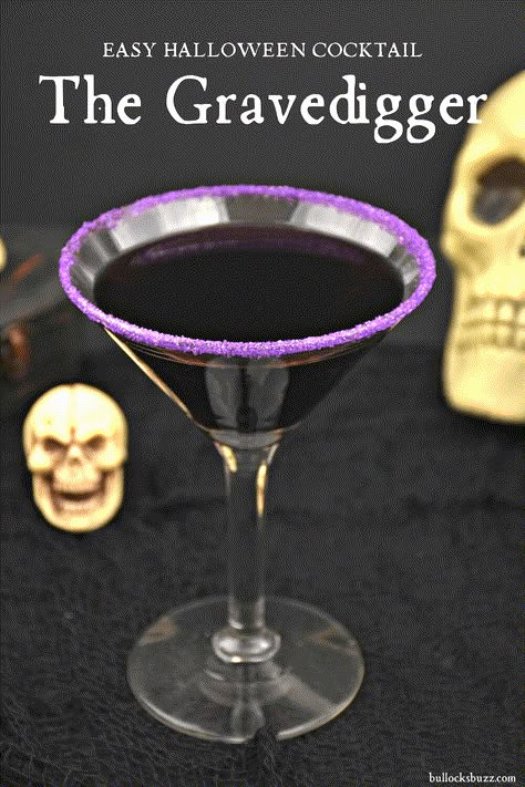 The Gravedigger Halloween Cocktail - Bullock's Buzz Black Cocktails Easy, Black Alcoholic Drinks For A Party, Purple Halloween Cocktail, Spooky Alcoholic Drinks, Halloween Cocktails Recipes, Easy Halloween Cocktails, Halloween Party Drinks, Halloween Drinks Alcohol, Halloween Drink