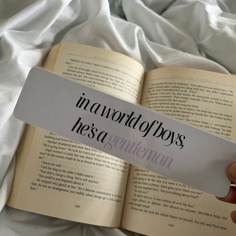 Taylor Swift Bookmarks, Taylor Swift Book, Taylor Swift Inspired, Romance Reader, Bookmark Handmade, Book Diy, Handmade Bookmarks, Diy Bookmarks, Book Marks