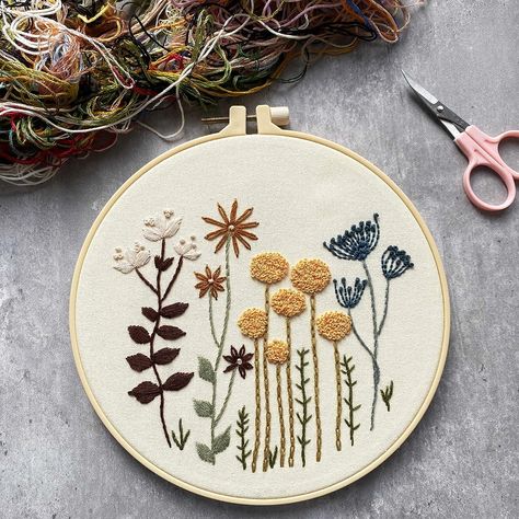 Beautiful and easy to follow embroidery kit. The end result is pretty enough to use as a gift or a decoration. Wildflower Embroidery, Pattern Cross Stitch, Plant Pattern, Embroidery Kit, Cross Stitch Kits, Amazon Art, Embroidery Kits, Sewing Stores, Embroidery Hoop