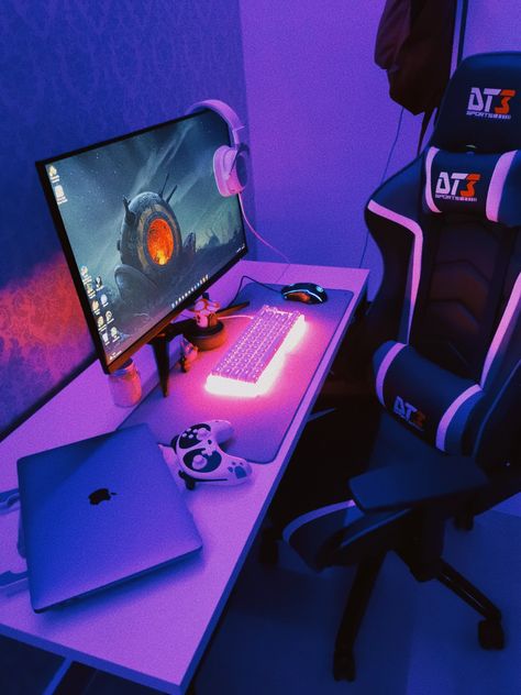 setup com luz led com cadeira gamer e macbook Youtube Gamer Aesthetic, Gamer Guy Aesthetic, Gamer Boys Aesthetic, Gamer Aesthetic, Vision Bored, Game Setup, Esports Games, Setup Gamer, Youtube Gamer