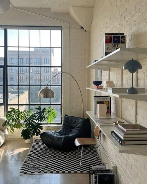 Nyc Apartment Bedroom Decor, Dekorasi Kamar Tidur, Dream Apartment Decor, Casa Vintage, Future Apartment Decor, Loft Apartment, Apartment Decor Inspiration, Nyc Apartment, Future Apartment