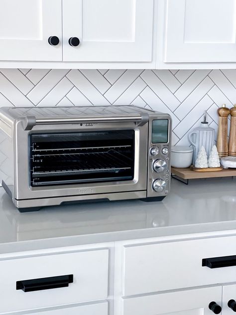 Cooking made quick, easy, and apartment friendly! The only smart oven, airfryer you will ever need. Stainless Steel Air Fryer, Breville Smart Oven Air Fryer, Modern Kitchen Design Trends, Sandwich Press, Oven Air Fryer, Smart Oven, Countertop Oven, Dutch Oven Recipes, Slow Cook