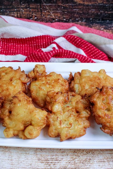 Amish Onion Fritters Amish Onion Fritters, Southern Fried Pork Chops, Onion Fritters, Roasted Potato Wedges, Easy Potato Salad, Sunday Dinners, Veggie Lasagna, Just A Pinch Recipes, Amish Recipes