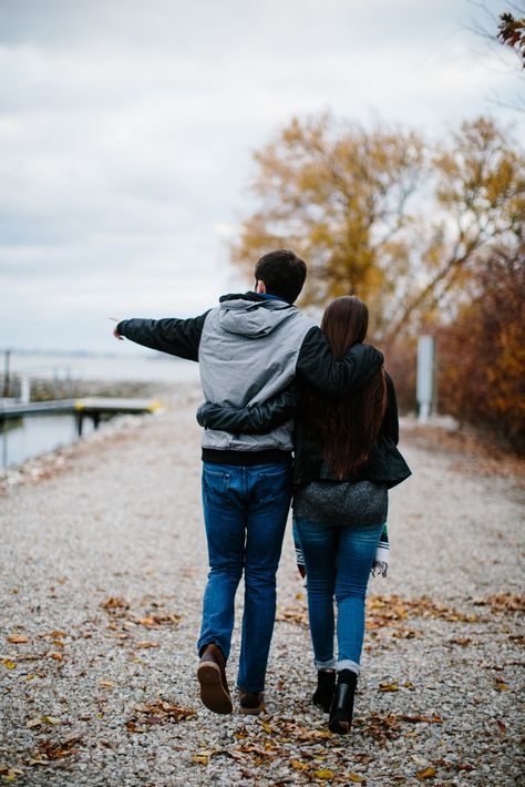 Couple Going On A Walk, Action Couple Poses, Walking Together Aesthetic, Couples Walking Together, Lakeside Ohio, Walking Pictures, Bed Early, Couple Walking, Couples Walking