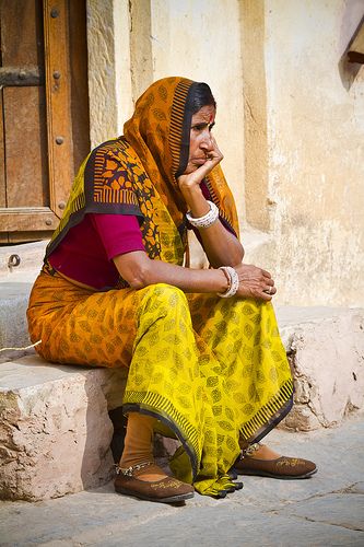 Contemplation Street Photography People, Human Sketch, India Photography, Indian People, Life Drawing Reference, Human Figure Sketches, Figure Photo, Figure Photography, Figure Study