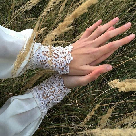 Carlson Young, No Bad Days, Hand Reference, The Infernal Devices, Pretty Hands, Howls Moving Castle, + Core + Aesthetic, Anne Of Green Gables, Green Gables