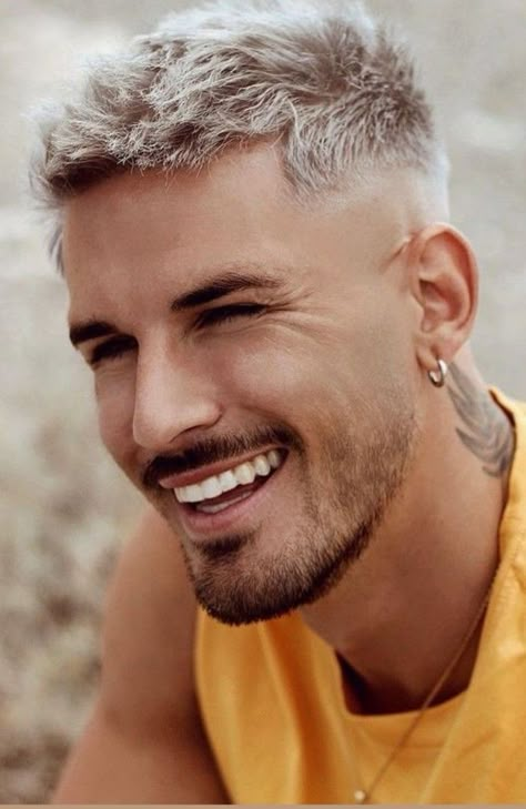 How do you make GREY hair look good men? What is the best haircut to hide GREY hair for men? What hairstyles suit grey hair? Platinum Blonde Hair Men, Very Short Hair Men, Oval Face Men, Bleached Hair Men, Short Bleached Hair, Crew Cut Haircut, Men Fade Haircut Short, Short Textured Hair, Men Blonde Hair